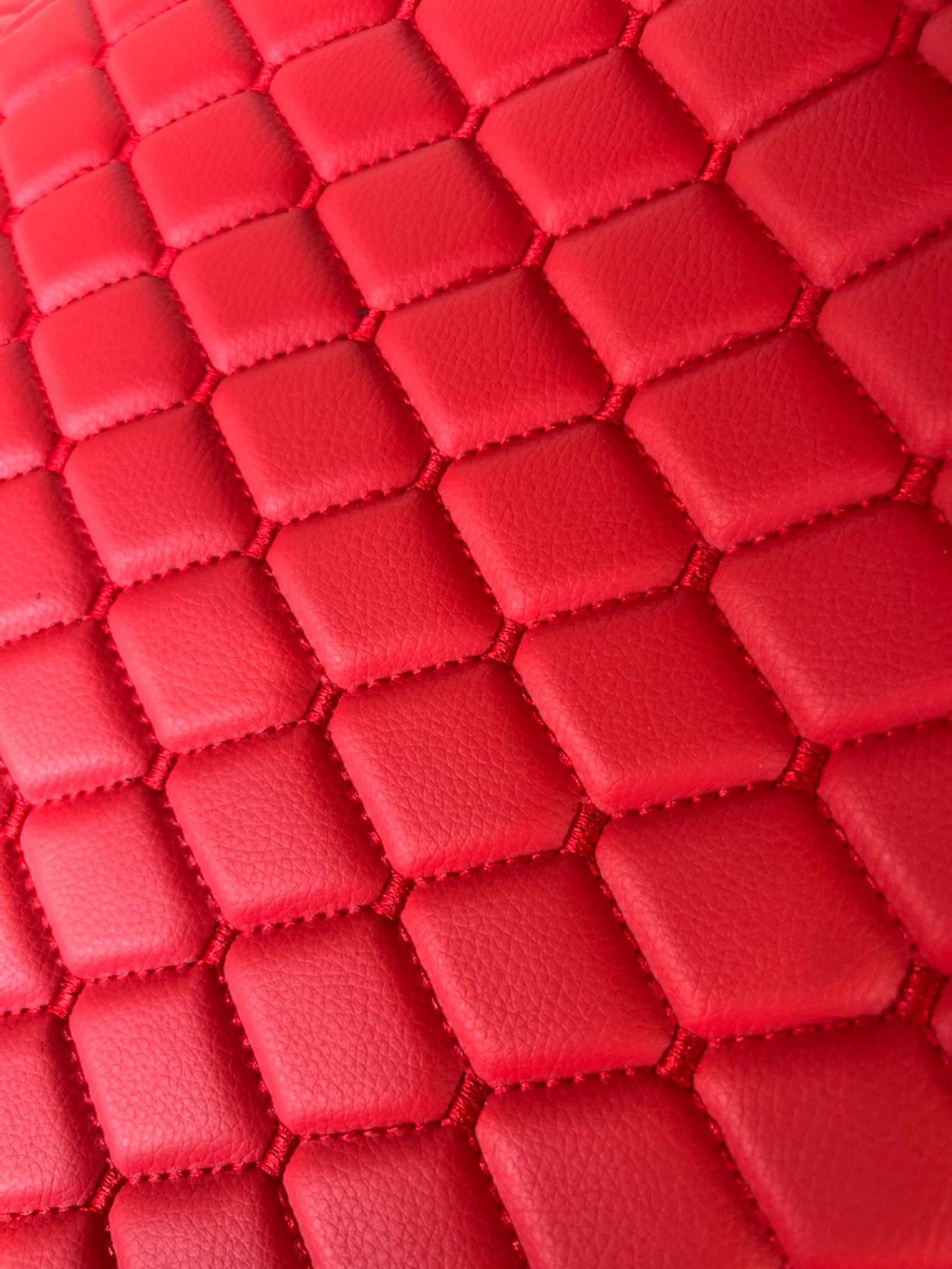 Rot mit roten Nähten LKW Sitzbezüge Rot mit roten Nähten